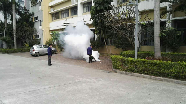 校园烟雾杀虫